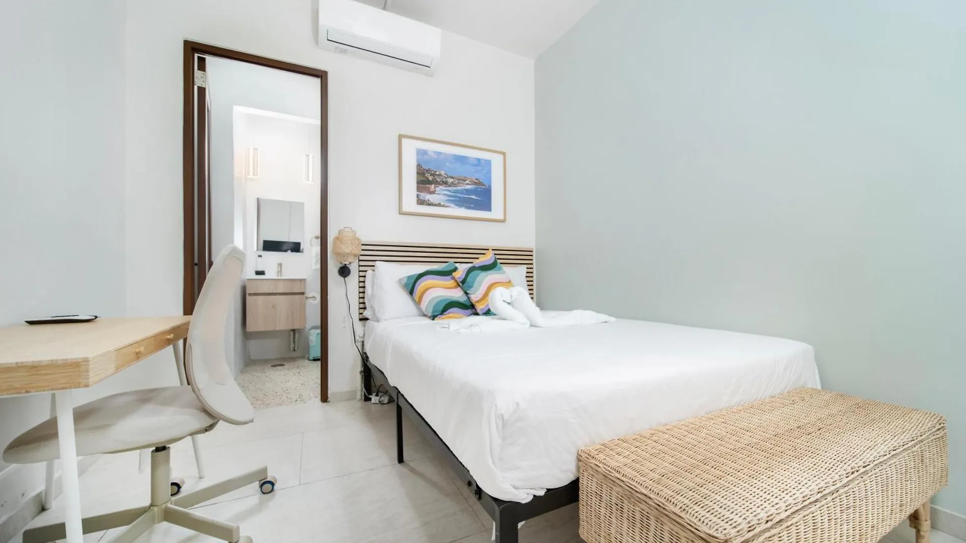 Room 13 Breezy Veranda Stay With City Views San Juan