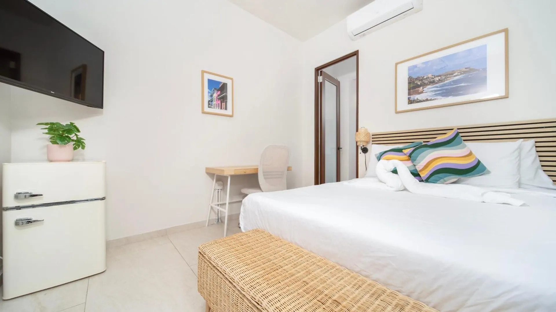 Room 13 Breezy Veranda Stay With City Views San Juan